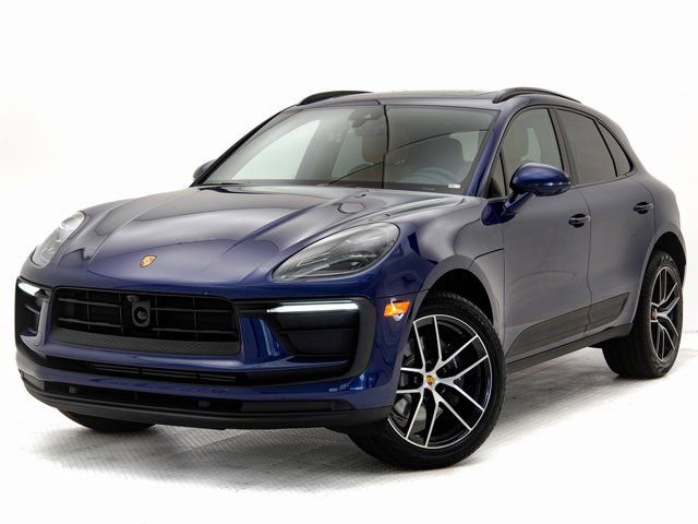 Certified 2025 Porsche Macan image 1
