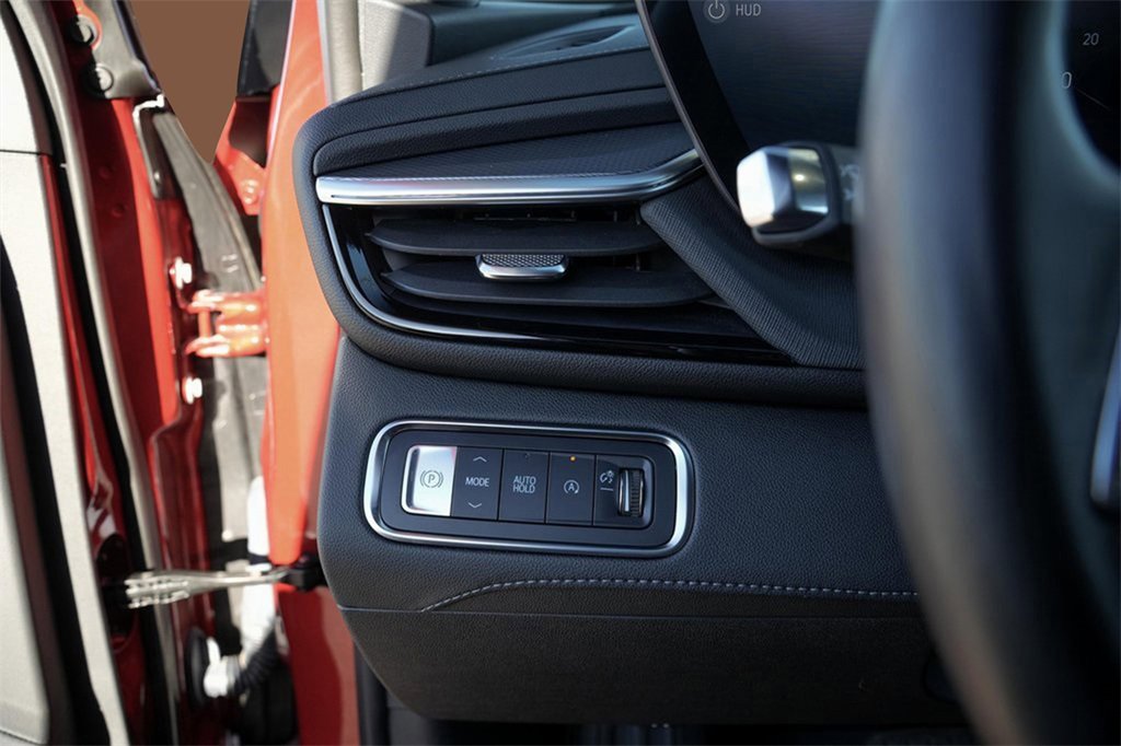 Used 2025 Buick Enclave Sport Touring w/ Power Package image 20