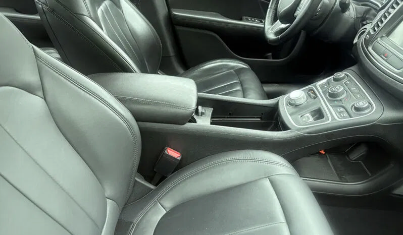 Used 2016 Chrysler 200 Limited Platinum w/ Comfort & Convenience Group FWD image 5