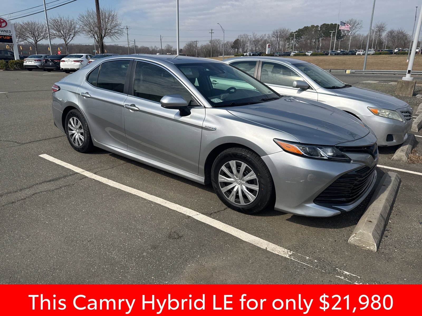 Used 2020 Toyota Camry LE image 5