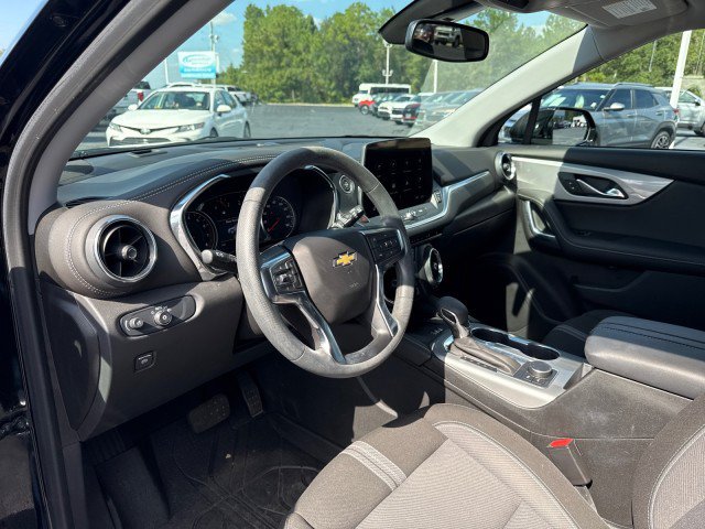 Used 2025 Chevrolet Blazer LT w/ Convenience Package FWD image 18