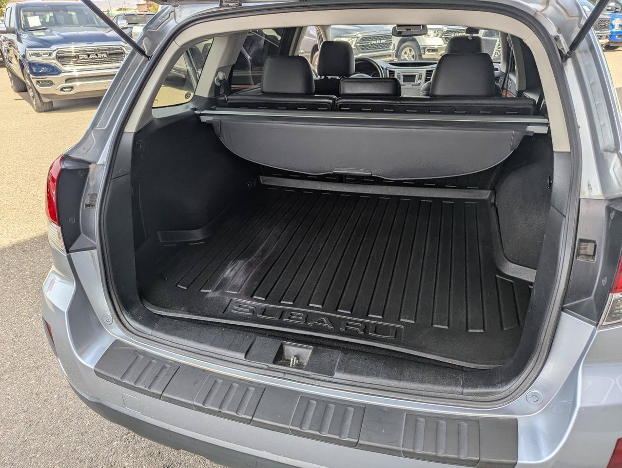 Used 2014 Subaru Outback 2.5i Limited w/ Moonroof Package AWD/4WD image 31