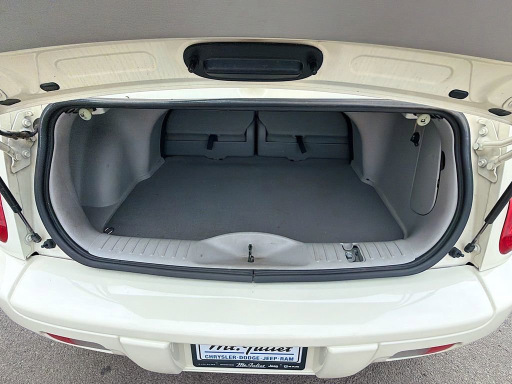 Used 2007 Chrysler PT Cruiser Convertible w/ Spring Special Group image 12