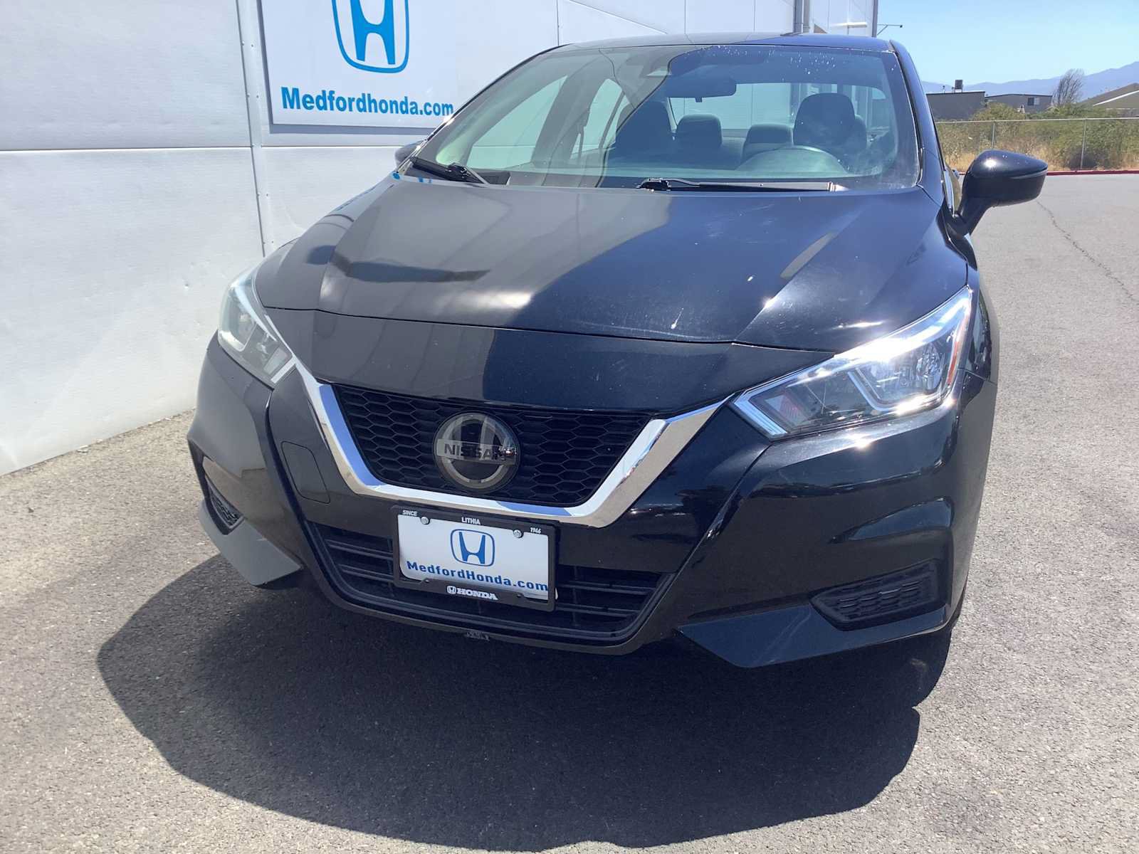 Used 2020 Nissan Versa SV FWD image 9