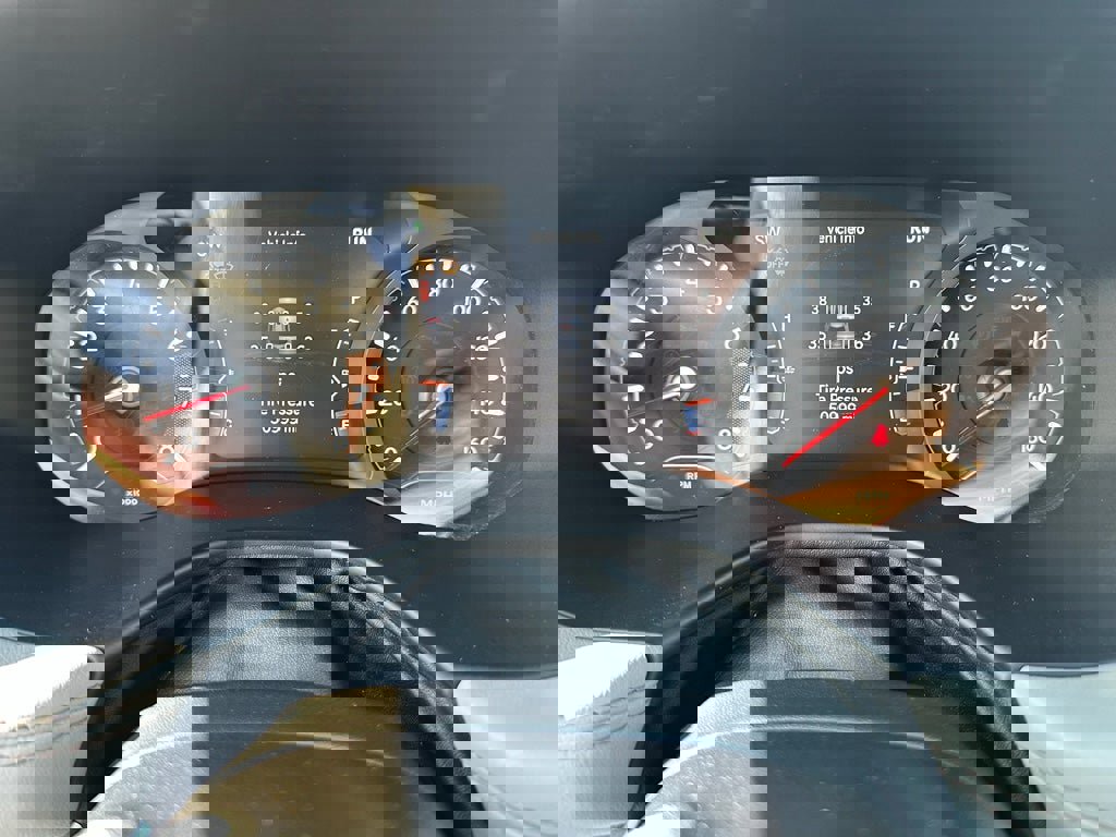 Used 2023 Jeep Compass Limited image 20