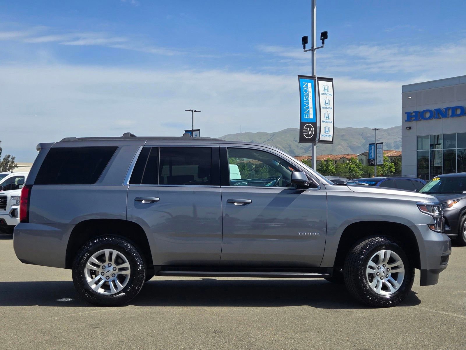 Used 2018 Chevrolet Tahoe LS RWD image 8