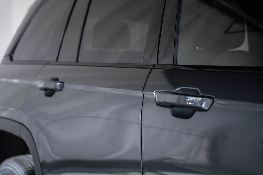 New 2025 Jeep Grand Cherokee Limited image 16