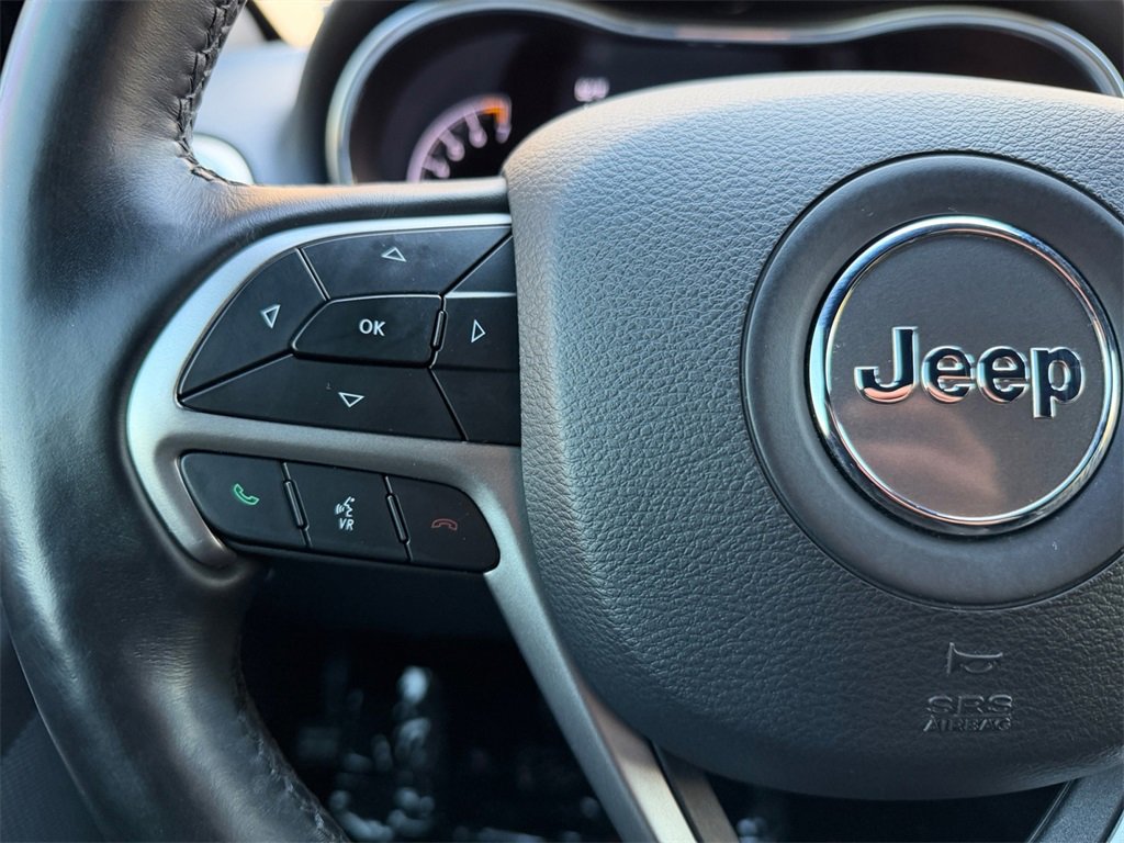 Used 2020 Jeep Grand Cherokee Altitude image 22