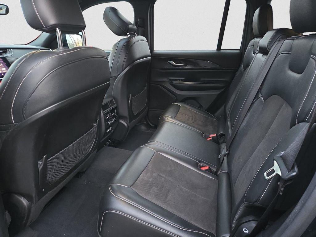 Used 2023 Jeep Grand Cherokee Altitude image 21