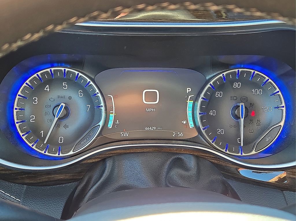 Used 2023 Chrysler Pacifica Limited image 27