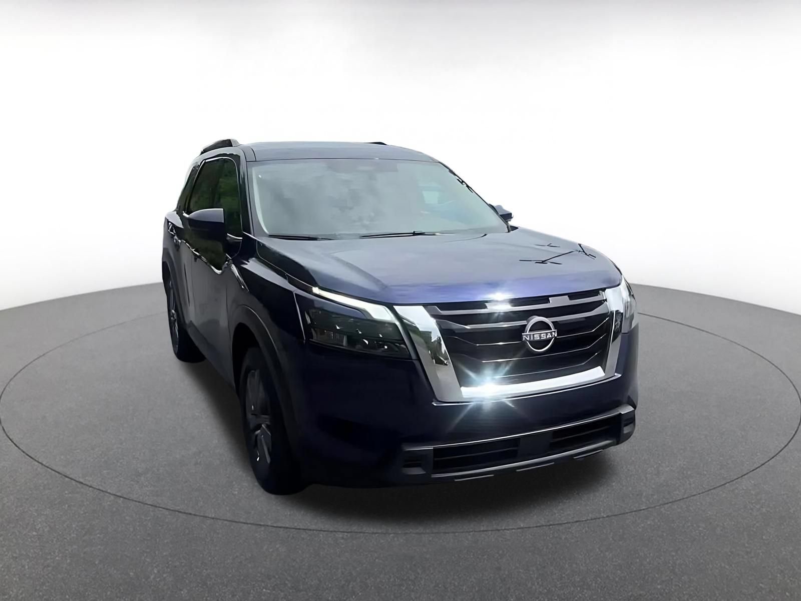 Used 2025 Nissan Pathfinder SV AWD/4WD image 3