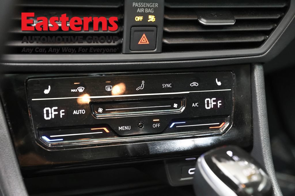 Used 2025 Volkswagen Jetta SE FWD image 20