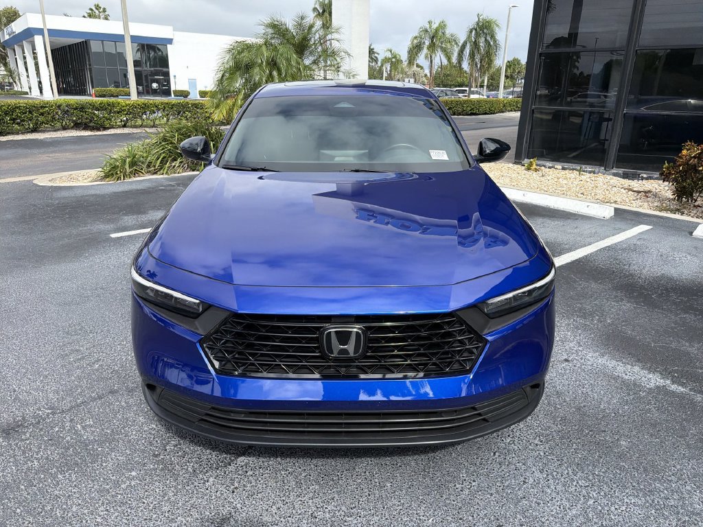 Used 2025 Honda Accord Sport image 3