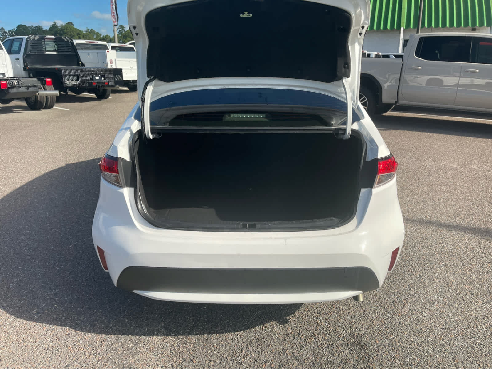 Used 2021 Toyota Corolla LE FWD image 22