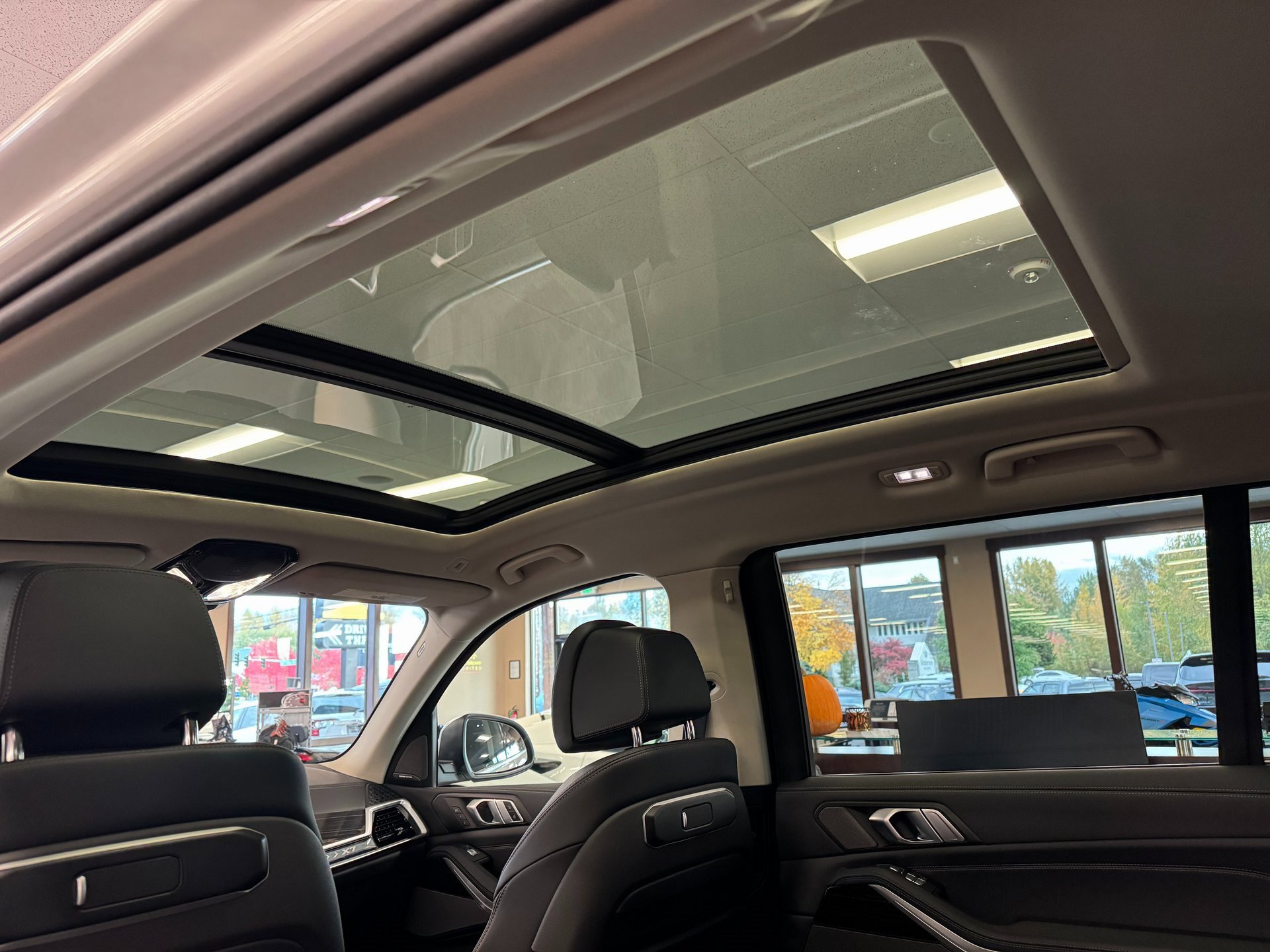 Used 2025 BMW X7 xDrive40i w/ Premium Package image 20