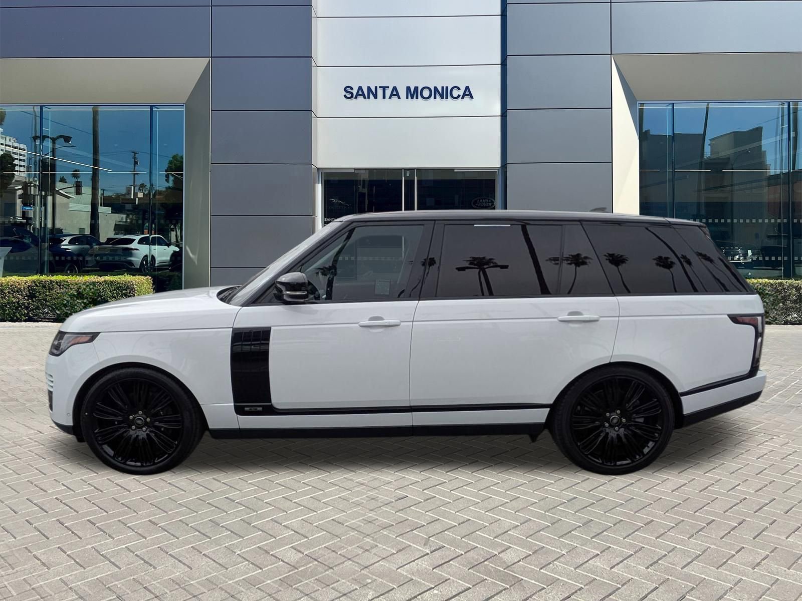 Used 2021 Land Rover Range Rover P525 Westminster Edition LWB image 8