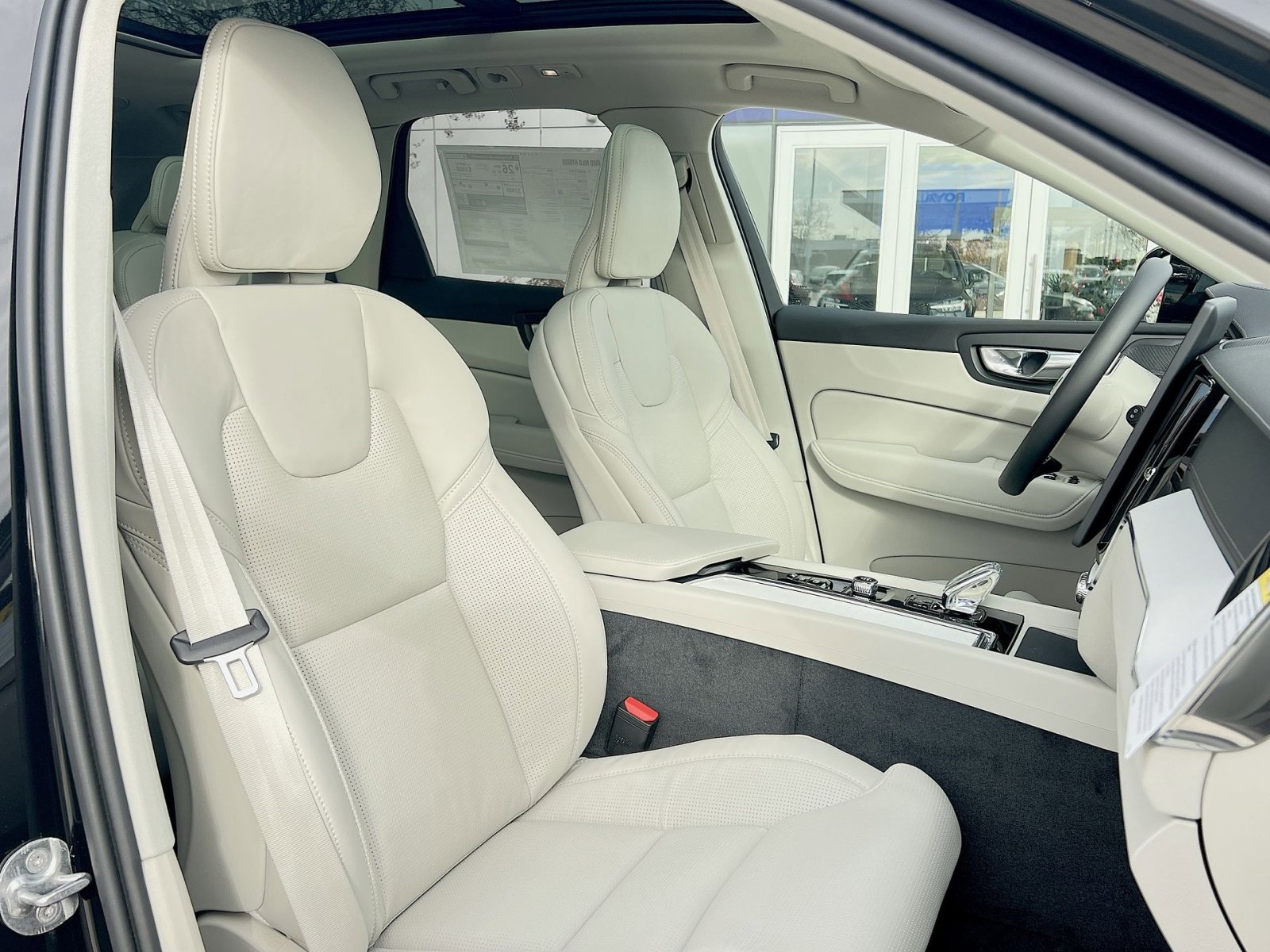 New 2026 Volvo XC60 B5 Ultra w/ Protection Package Premier image 26