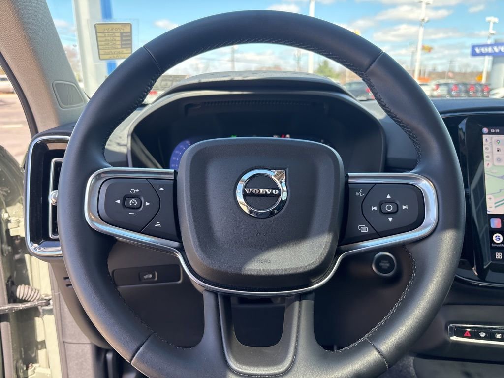 Used 2025 Volvo XC40 B5 Ultra w/ Protection Package Premier image 20