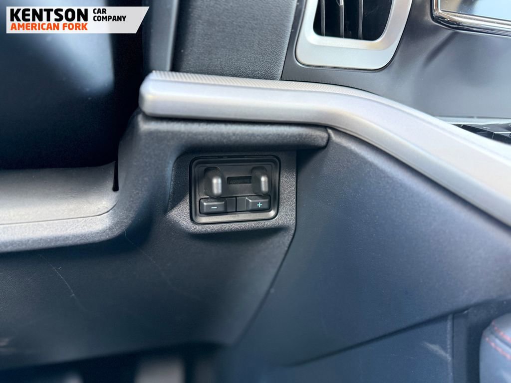 Used 2025 Ford Expedition Active AWD/4WD image 28