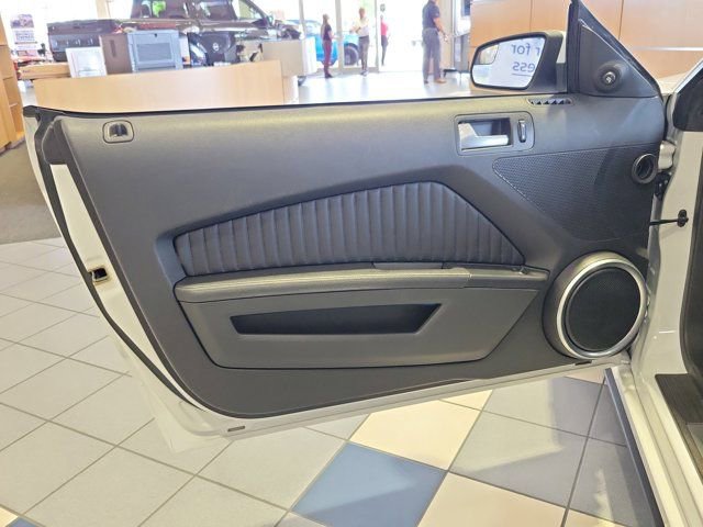 Used 2014 Ford Mustang Shelby GT500 RWD image 13