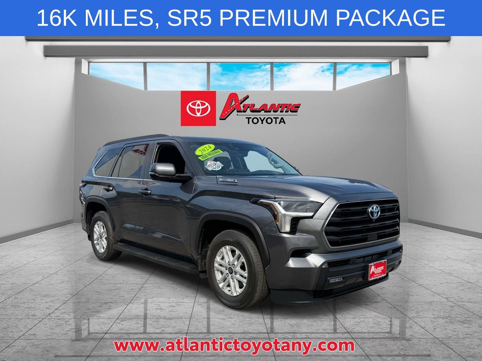 Used 2024 Toyota Sequoia SR5 w/ SR5 Premium Package AWD/4WD image 1