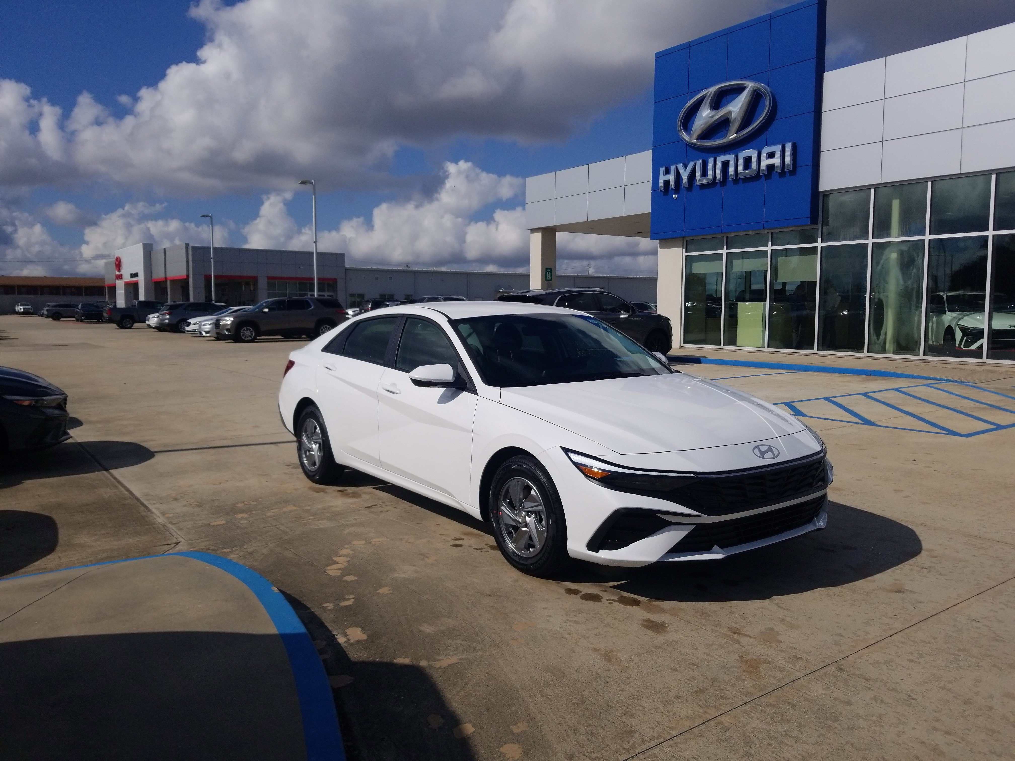 New 2026 Hyundai Elantra SE