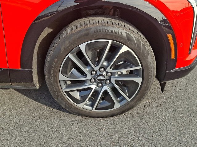 Used 2025 Cadillac Optiq Sport 2 image 8