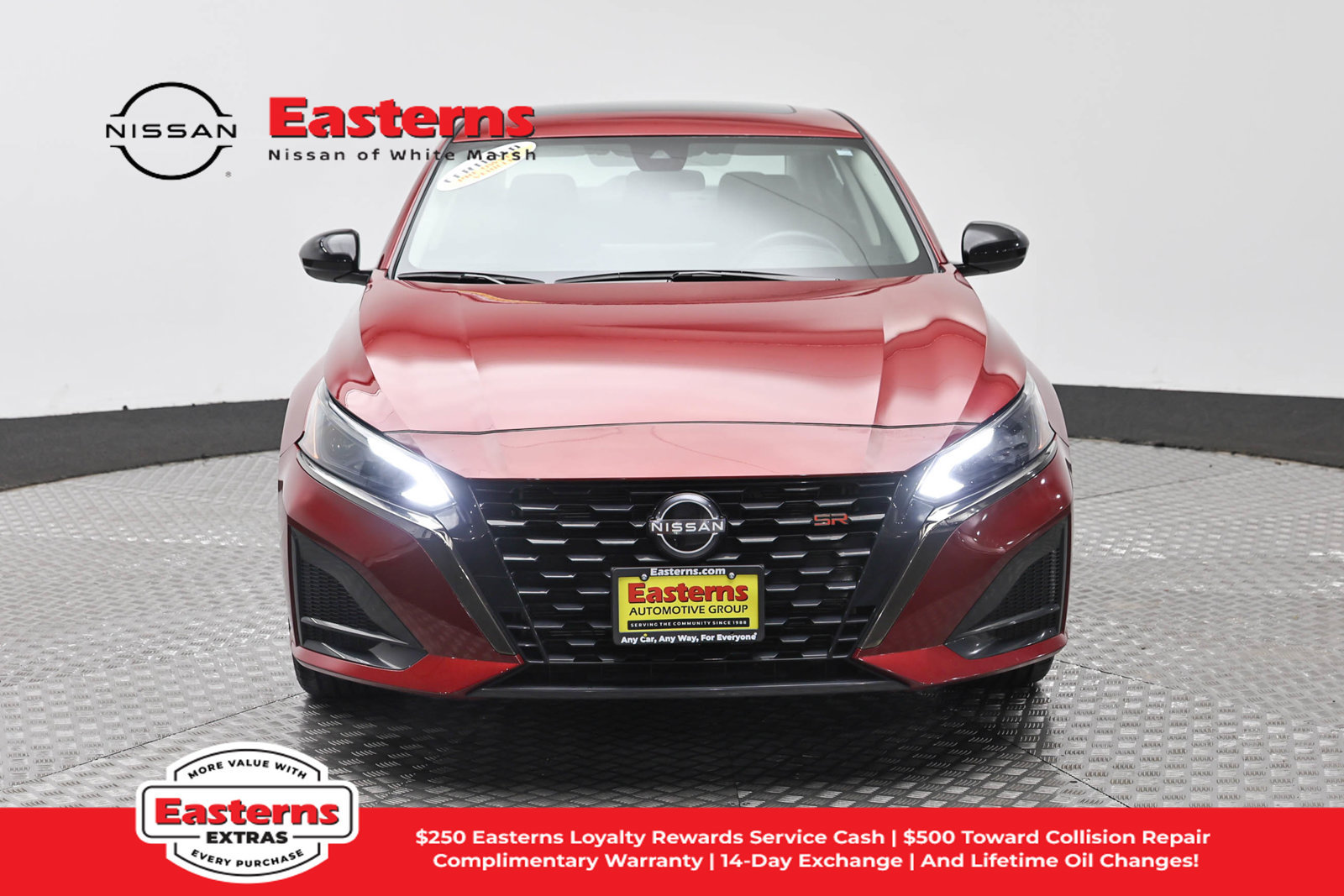 Used 2023 Nissan Altima 2.5 SR w/ SR Premium Package FWD image 2