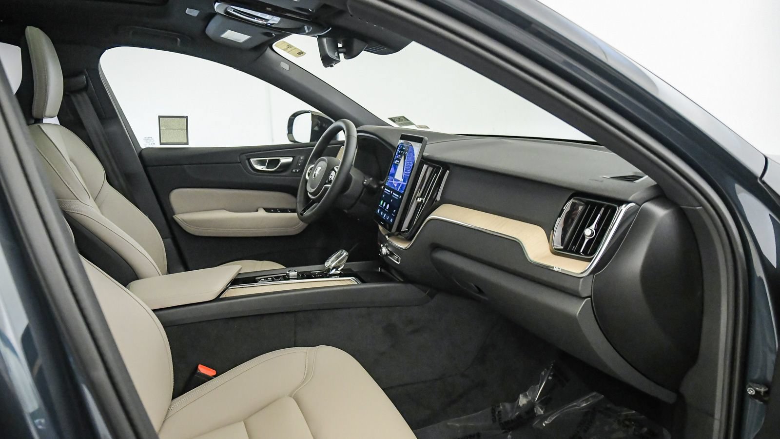 Certified 2026 Volvo XC60 B5 Plus w/ Protection Package Premier AWD/4WD image 16
