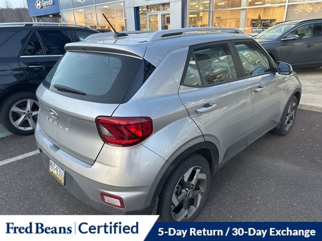 Used 2023 Hyundai Venue SEL image 11