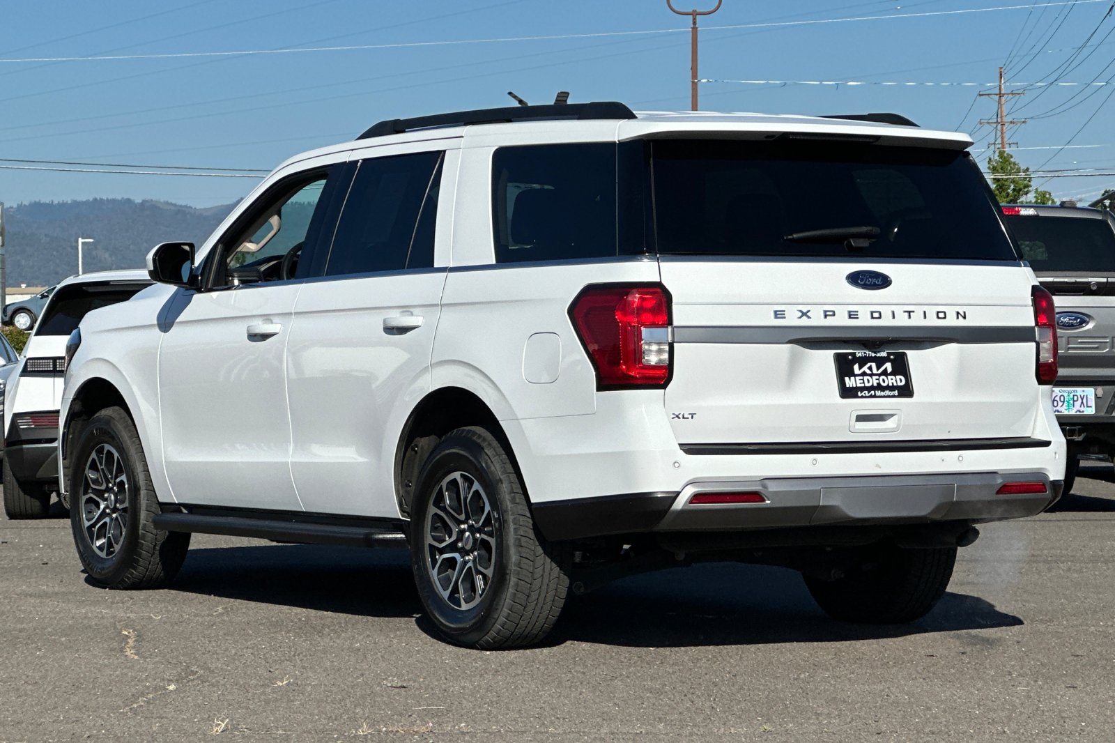 Used 2024 Ford Expedition XLT AWD/4WD image 7