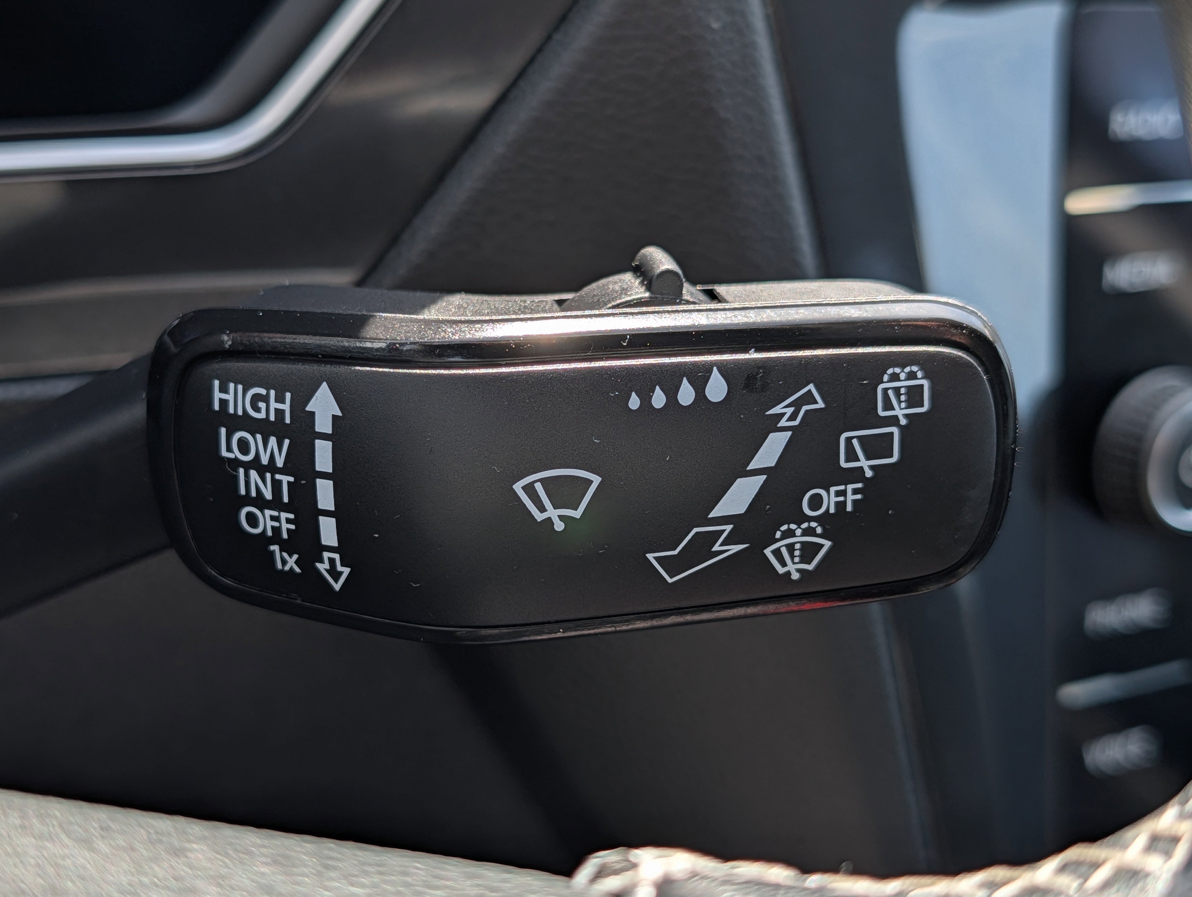 Certified 2022 Volkswagen Tiguan SE AWD/4WD image 29