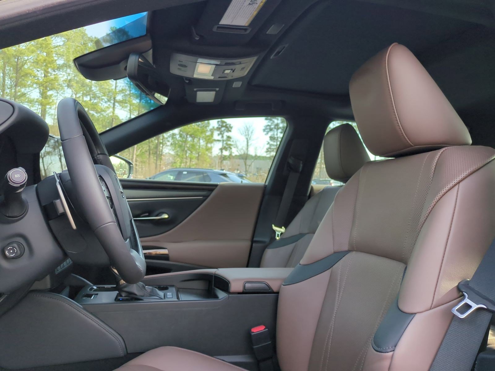 Used 2024 Lexus ES 300h w/ Technology Package image 16