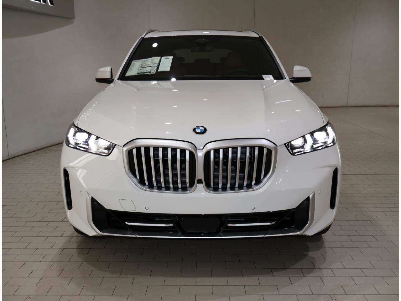 Used 2026 BMW X5 xDrive40i w/ Premium Package AWD/4WD image 9
