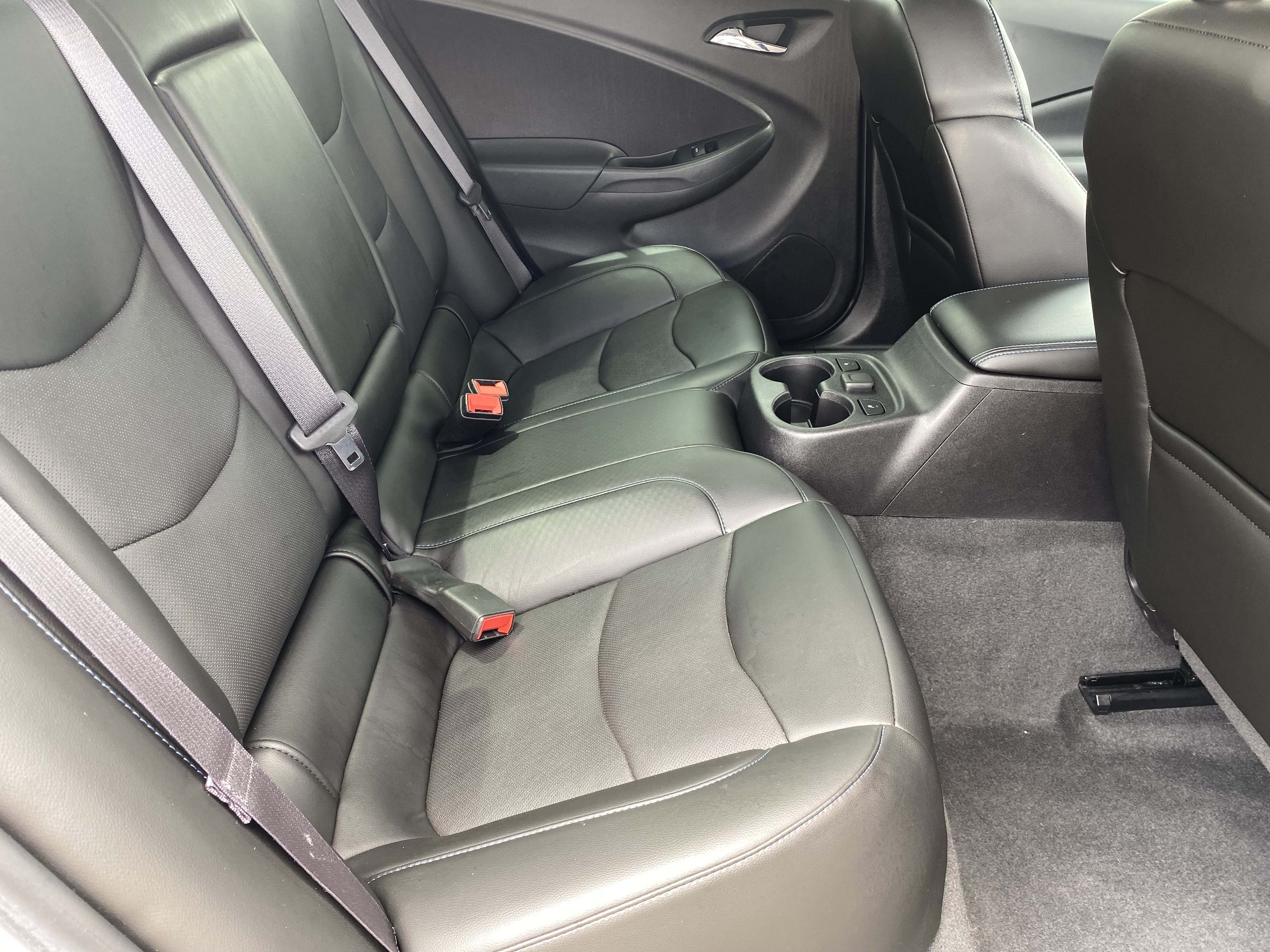 Used 2017 Chevrolet Volt Premier w/ Driver Confidence II Package FWD image 13