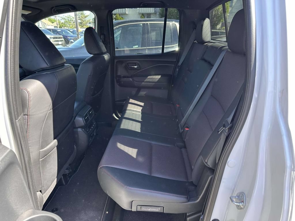 Certified 2025 Honda Ridgeline Black Edition image 14