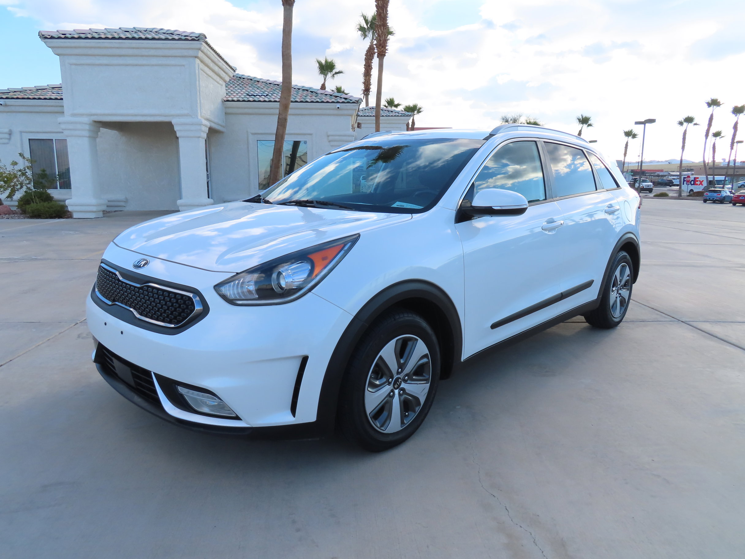 Used 2019 Kia Niro EX image 3