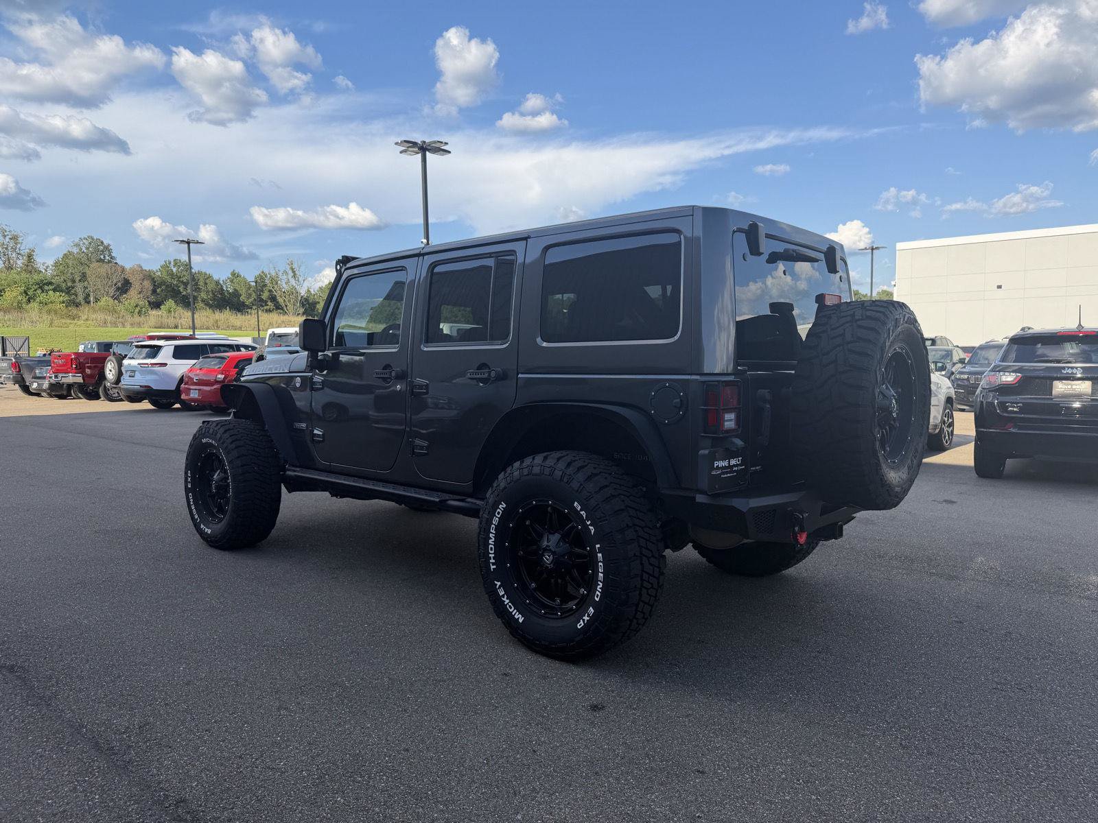 Used 2017 Jeep Wrangler Unlimited Rubicon AWD/4WD image 4