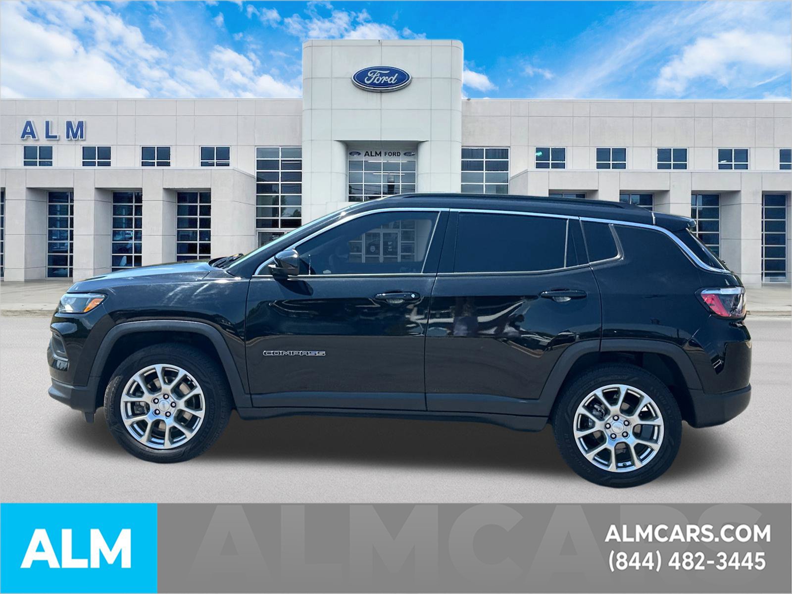 Used 2023 Jeep Compass Latitude AWD/4WD image 9
