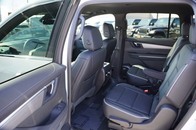 Used 2025 Buick Enclave Preferred image 16