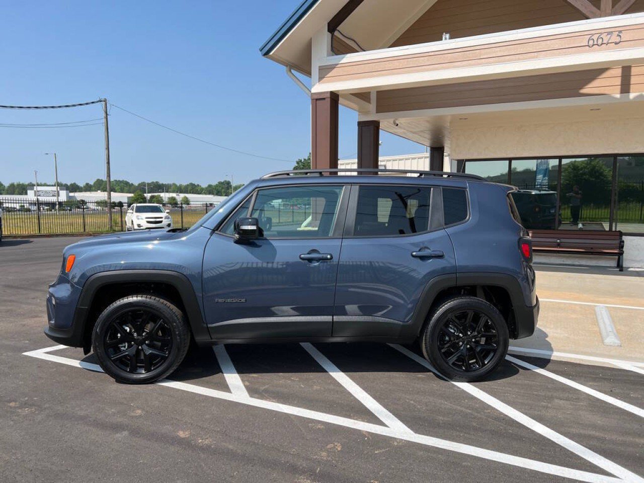 Used 2022 Jeep Renegade Altitude image 2