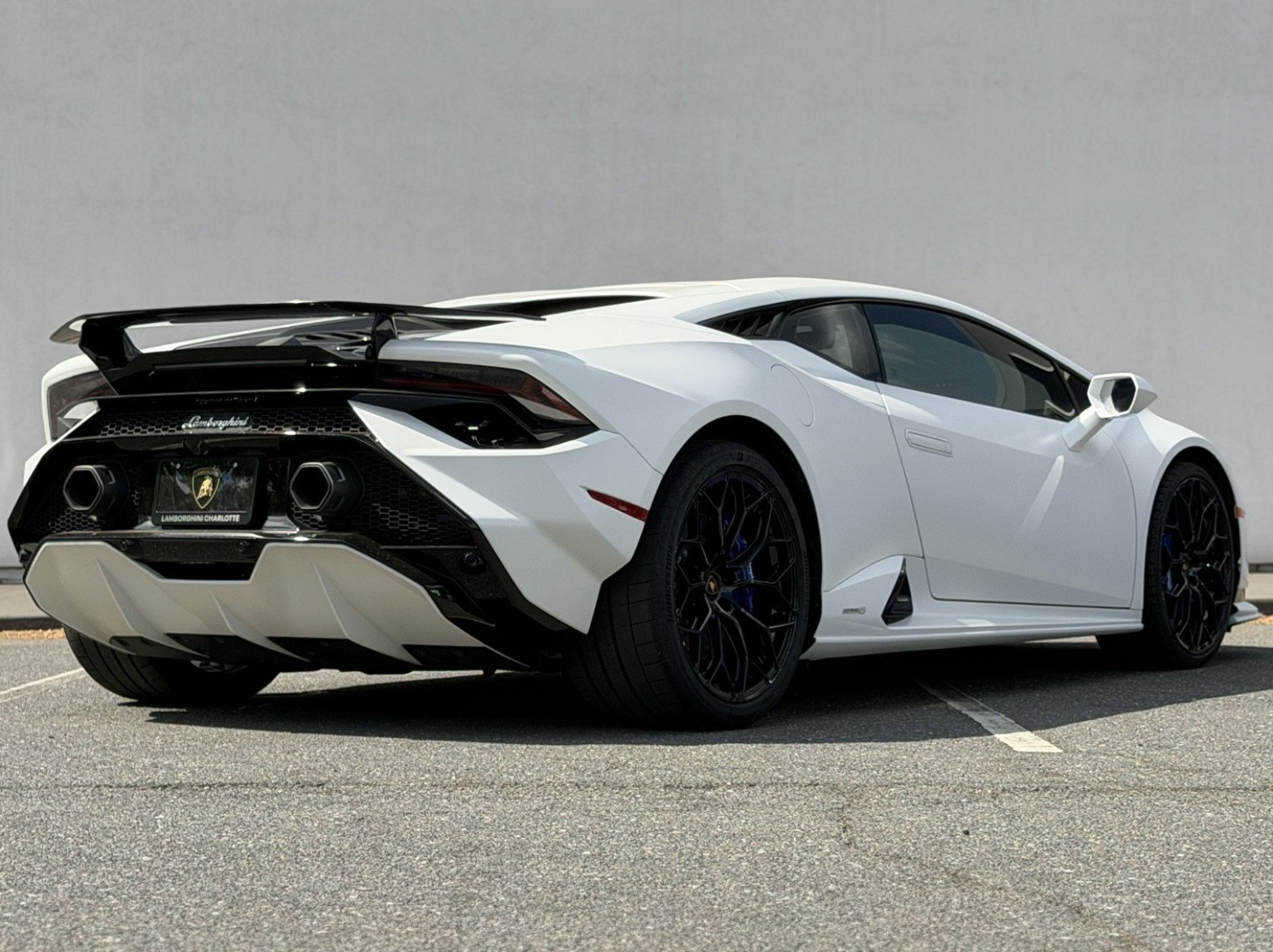 Used 2024 Lamborghini Huracan Tecnica image 7