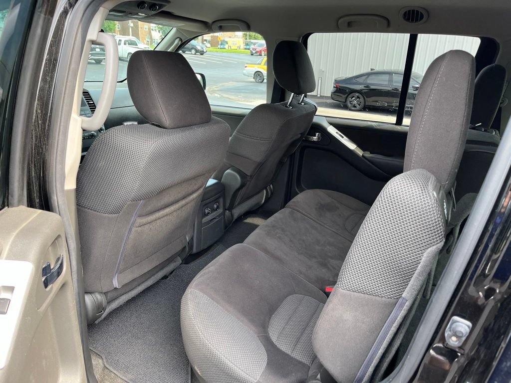Used 2012 Nissan Pathfinder SV AWD/4WD image 24
