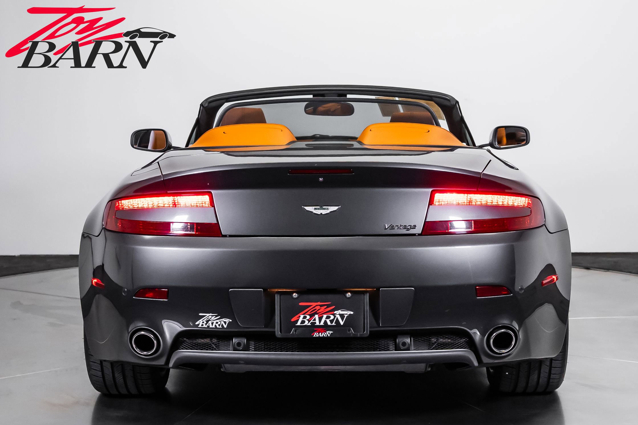 Used 2009 Aston Martin V8 Vantage Roadster RWD image 4