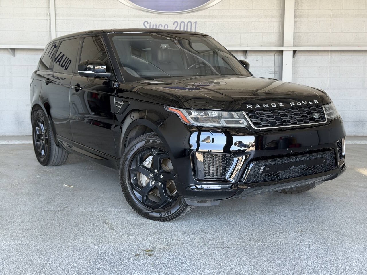 Used 2018 Land Rover Range Rover Sport HSE AWD/4WD image 2