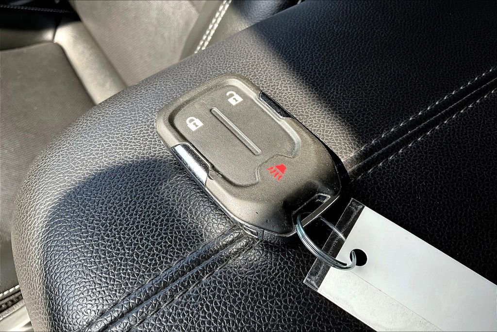 Used 2023 GMC Terrain SLT image 13