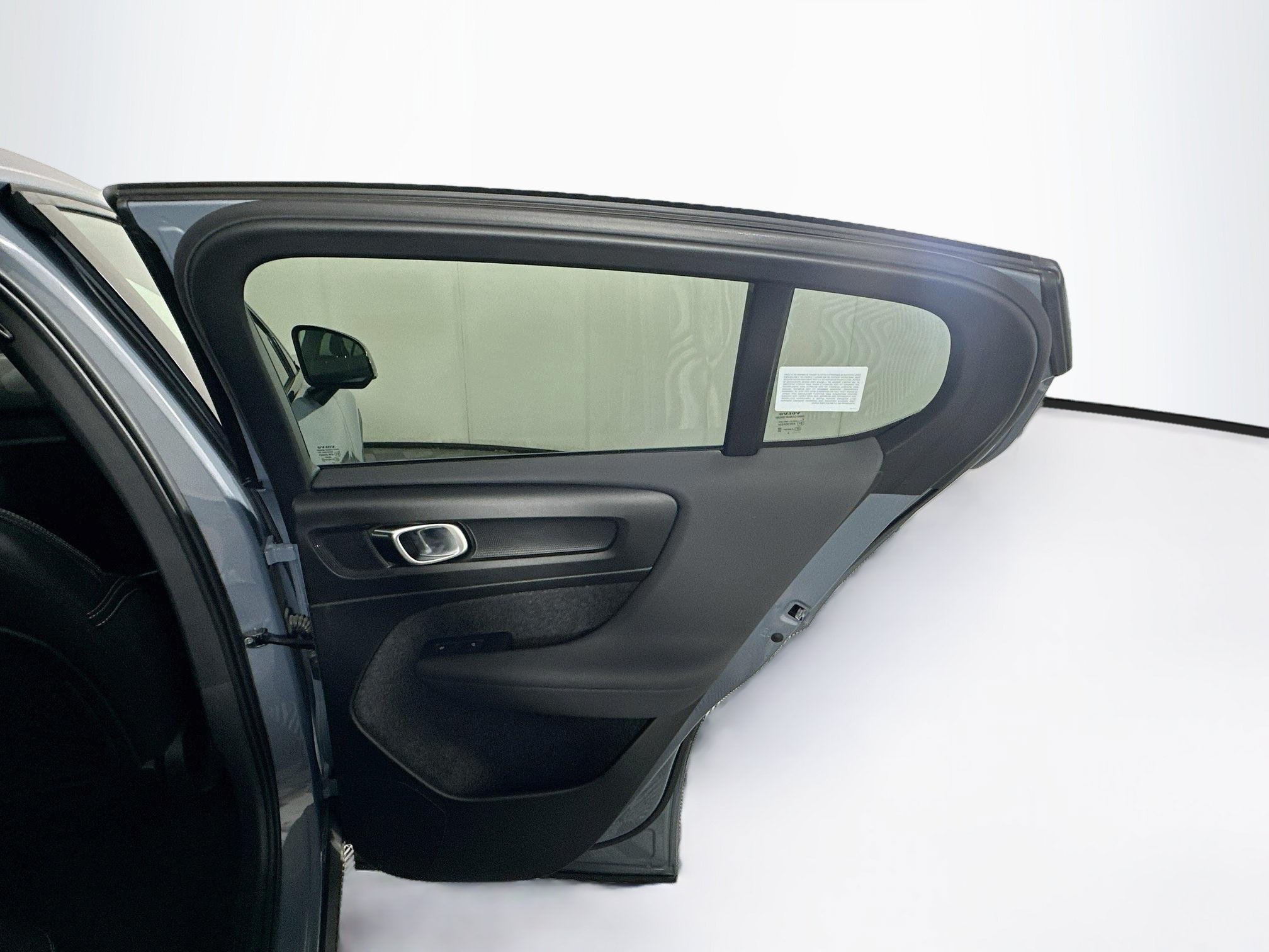 Used 2023 Volvo C40 P8 Recharge Plus AWD/4WD image 31