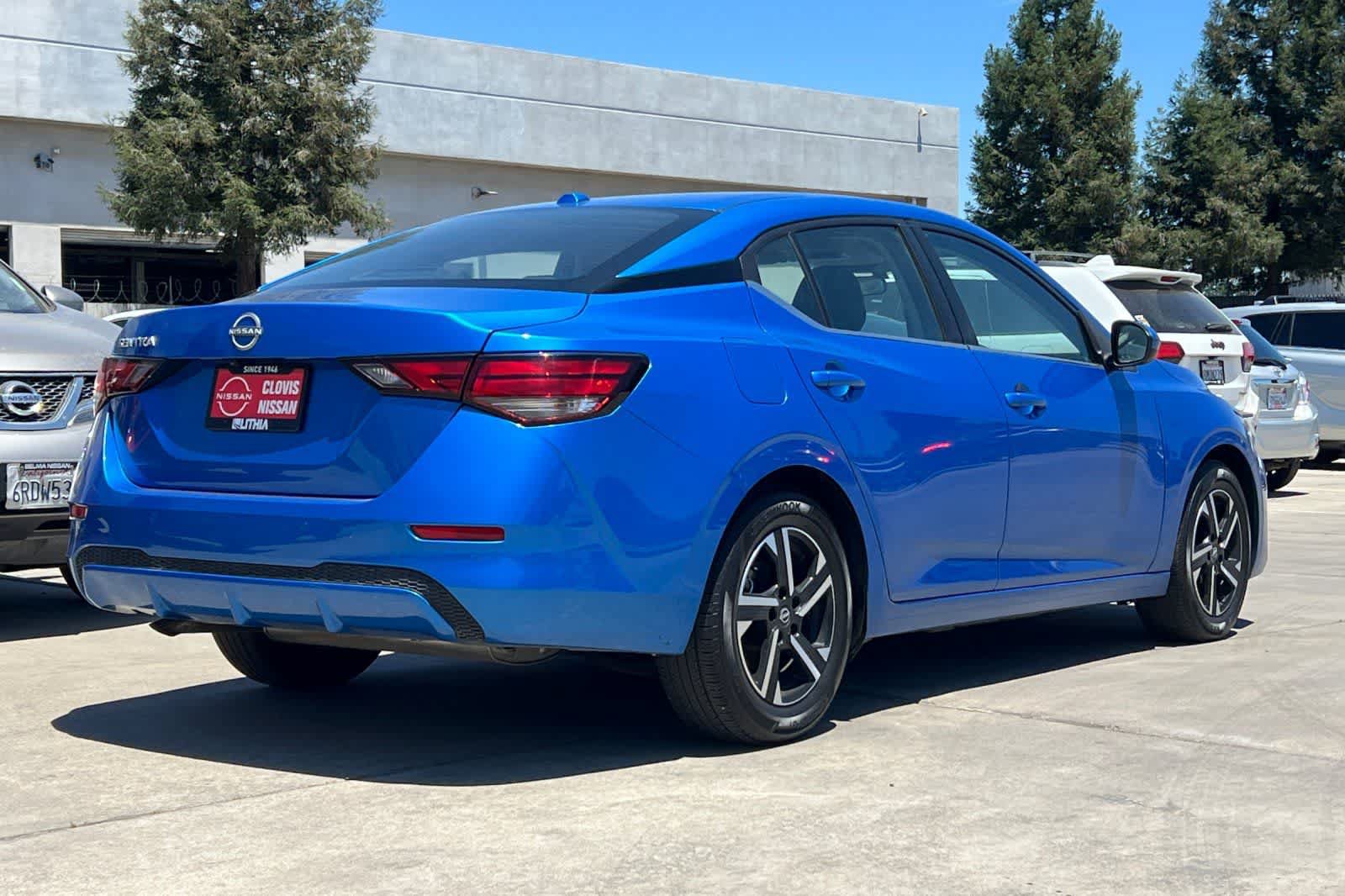Used 2025 Nissan Sentra SV FWD image 3