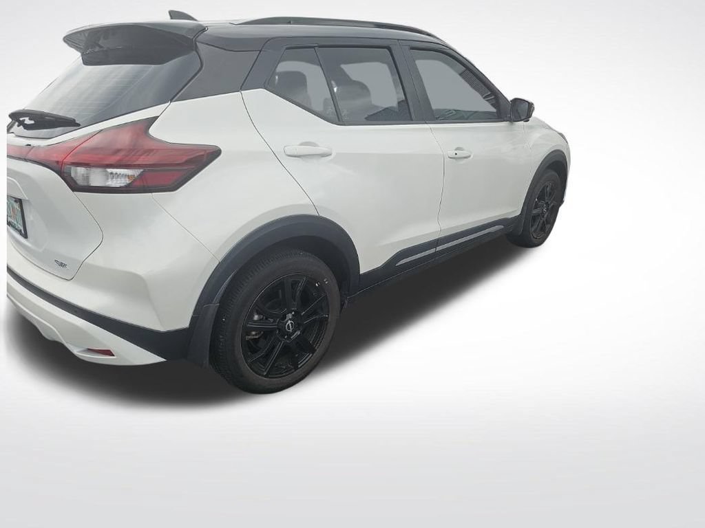 Certified 2024 Nissan Kicks SR w/ SR Premium Package FWD image 5