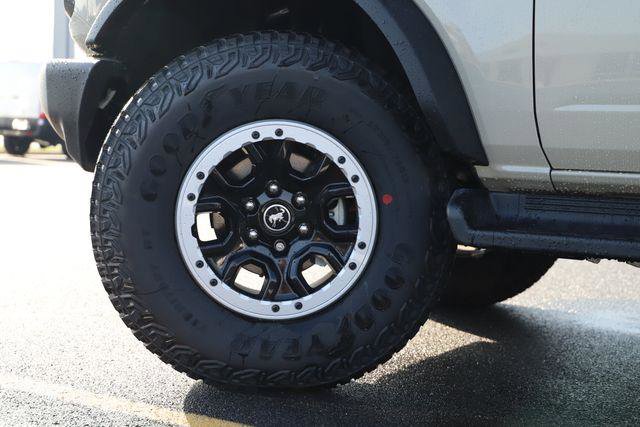 New 2026 Ford Bronco Outer Banks w/ Sasquatch Package image 2